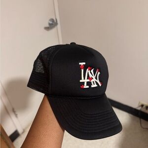 Black New York Yankees trucker hat